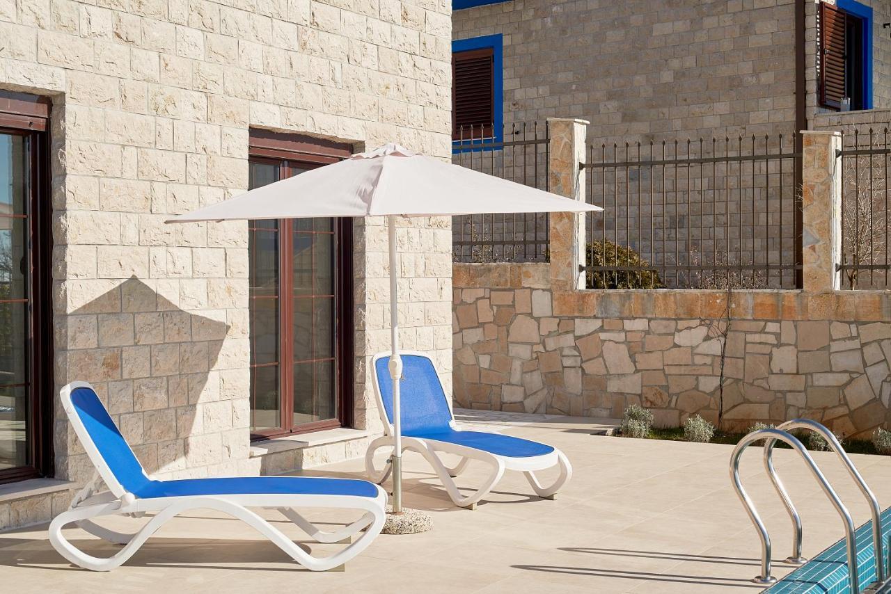 Sunbreeze Delux Villa *