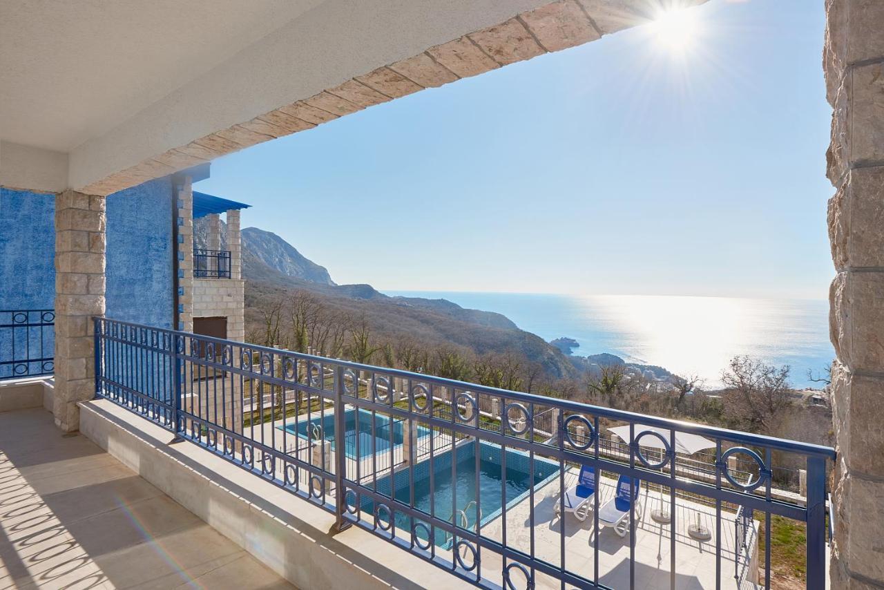 Sunbreeze Delux Villa *