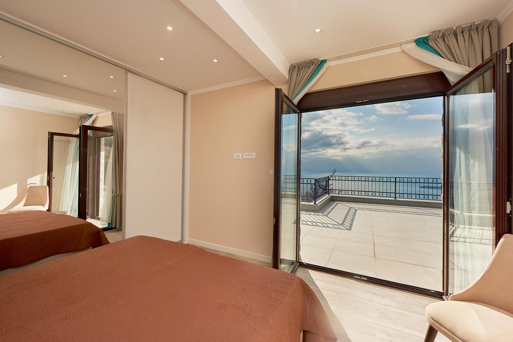 Sunbreeze Delux Budva