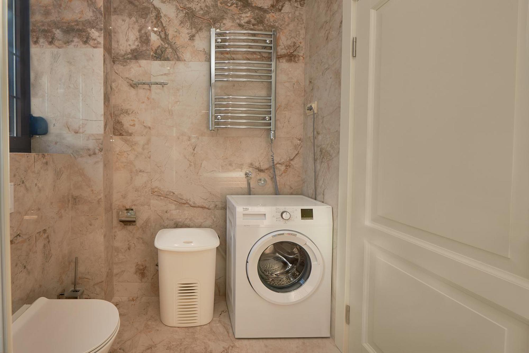 Sunbreeze Delux Villa
