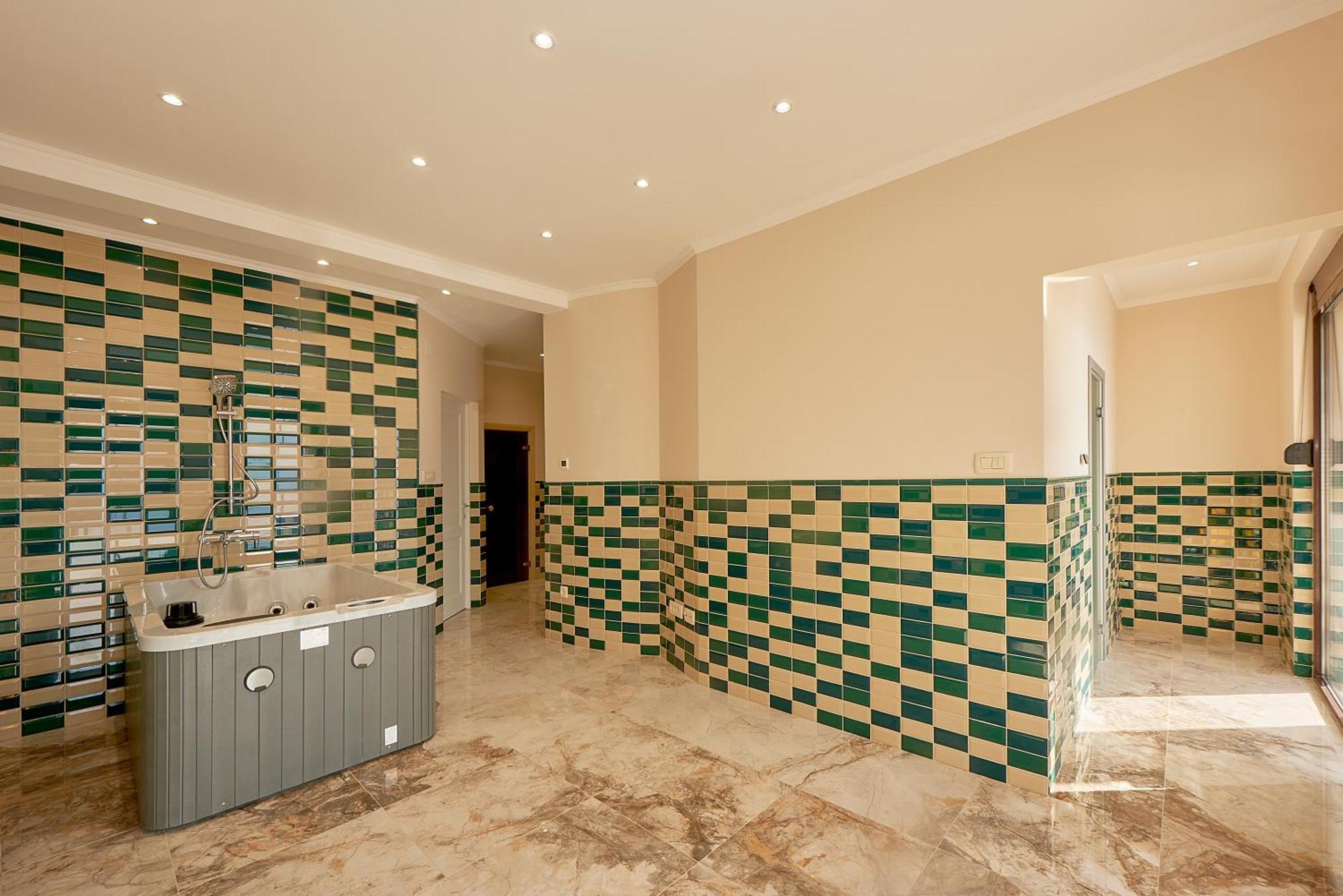 Sunbreeze Delux Villa