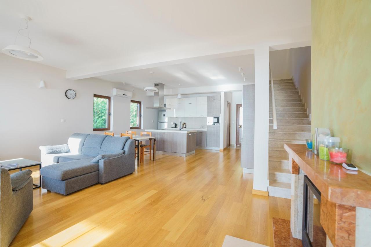 Sunbreeze Delux Villa *